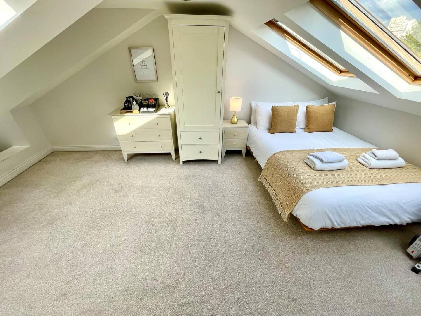 Сasa de vacaciones Bright Quiet Loft Ensuite Serene Clapham Area *